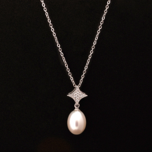 Fresh Water Pearl Star Zirconia Alloy Pendant with Chain