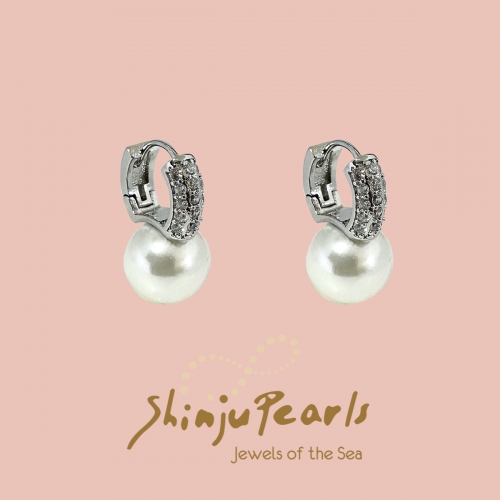   Shell Pearl White With Cubic Zirconia Bucket Earring