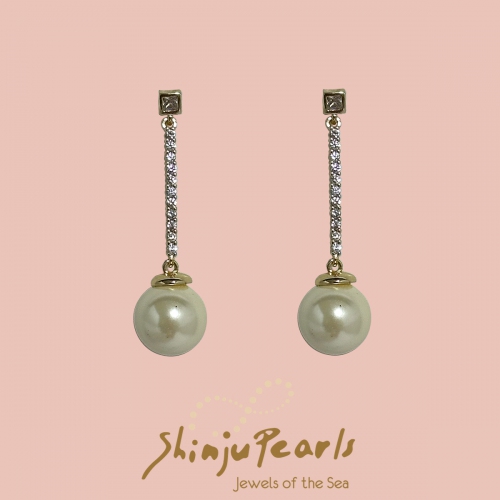  Shell Pearl White With Cubic Zirconia Bar Earring