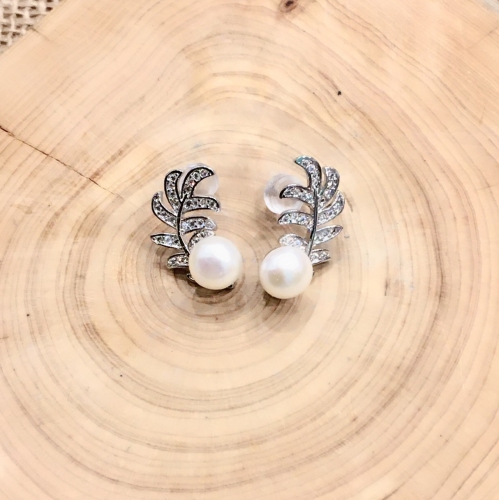 Fresh Water Pearl Feather Earring