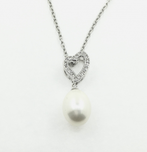 Fresh Water Pearl Heart Zirconia Alloy Pendant with Chain