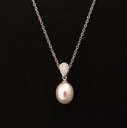 Fresh Water Pearl Obivoid Zirconia Alloy Pendant with Chain