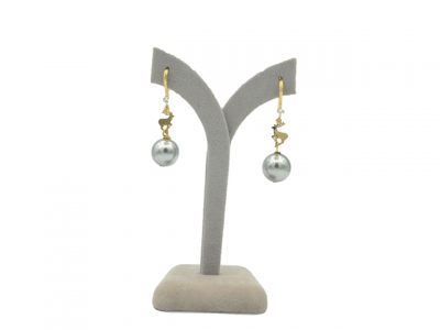 Pearl Shell With Deer Dangling Earring