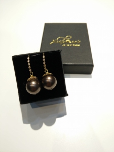 H/M Pearl Shell Earring-Brown
