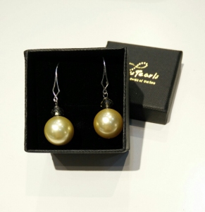 H/M Pearl Shell Earring-Yellow Gold