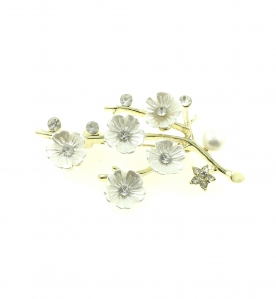 Fresh Water Pearl With Cubic Zirconia White Flower Brooch