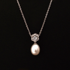 Fresh Water Pearl Hexagon Pendant with Chain
